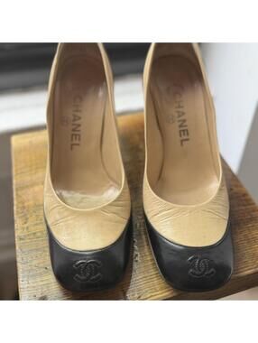 Chanel black leather ballet heels with gold detail #luxury #balletcore